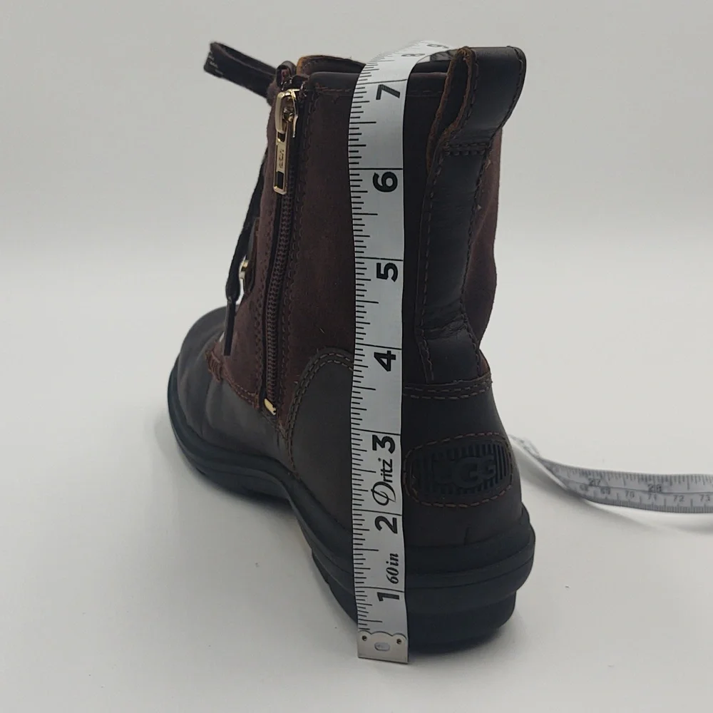 UGG Lace Up Boots Brown Suede Leather 7.5 Hiking Gorpcore Après Ski